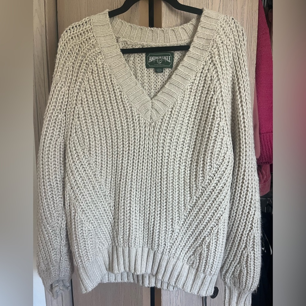 American Eagle Outfitters Ivory Cable V-Neck Sweater